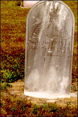 Headstone of Jacob Seavey